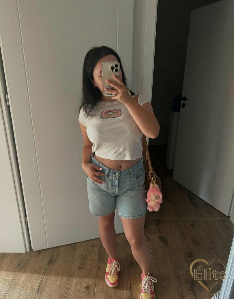 Mimi, escort en Sant Martì - 27 años